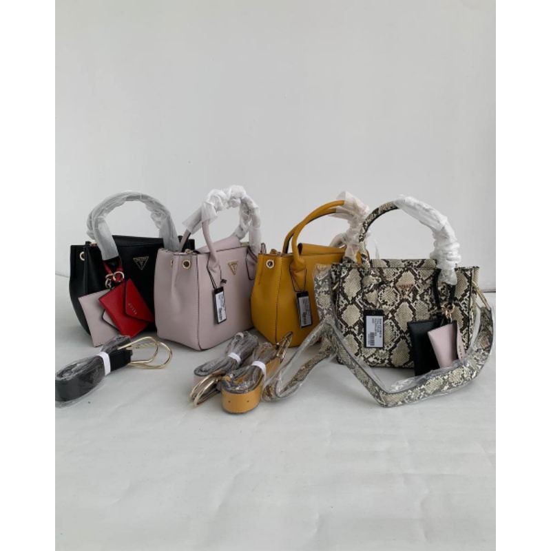 GUESS Kirby Girlfriend Satchel