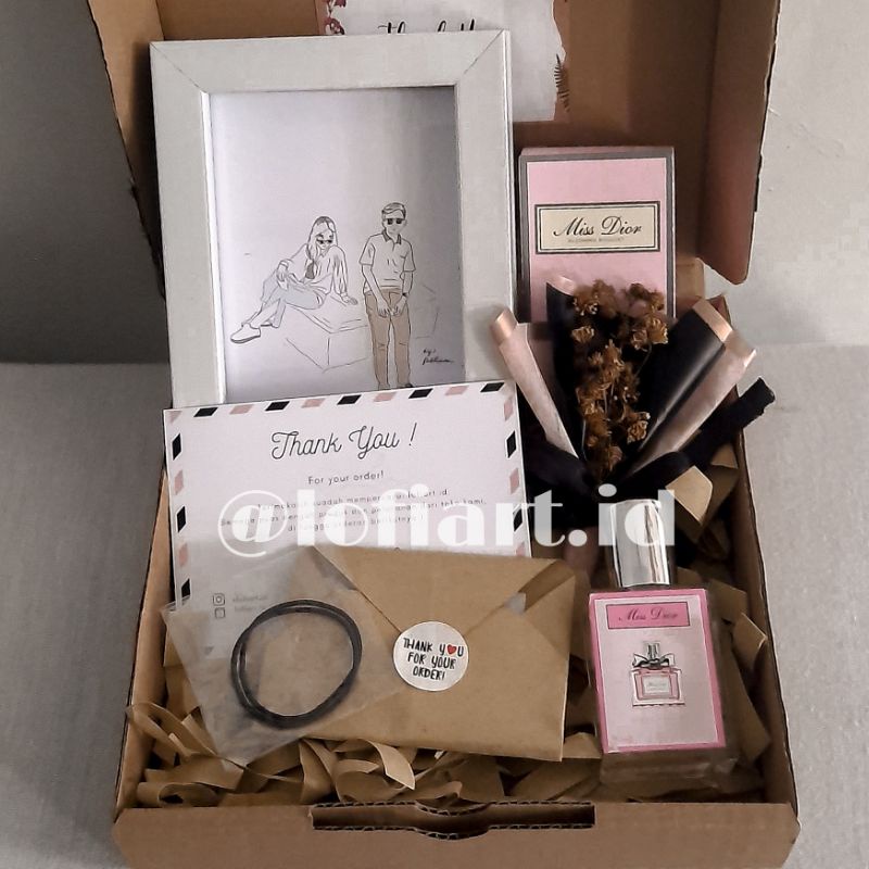 

Custom Ilustrasi Gift Box [ Birthday, Anniversary, Valentine, Graduation,etc] Kado ulang tahun, Hampers Murah, Hadiah, Kado Cewek, Kado Cowok, Murah, Bagus, Foto, Kado Unik, Gift, Gift box, custom foto illustrasi