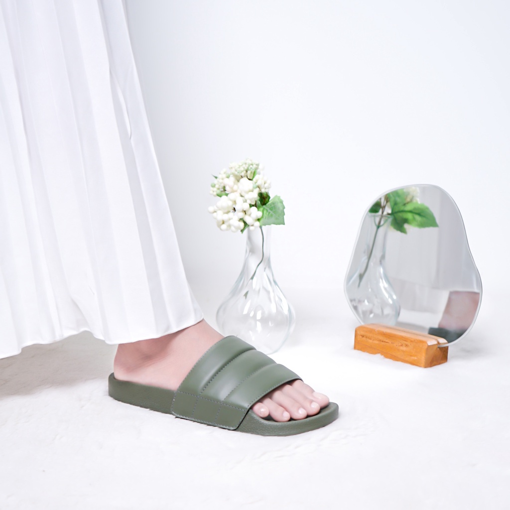 AVLINSTORE - tipe MERRA Sandal Wanita Slip On Anti Selip Karet Kekinian