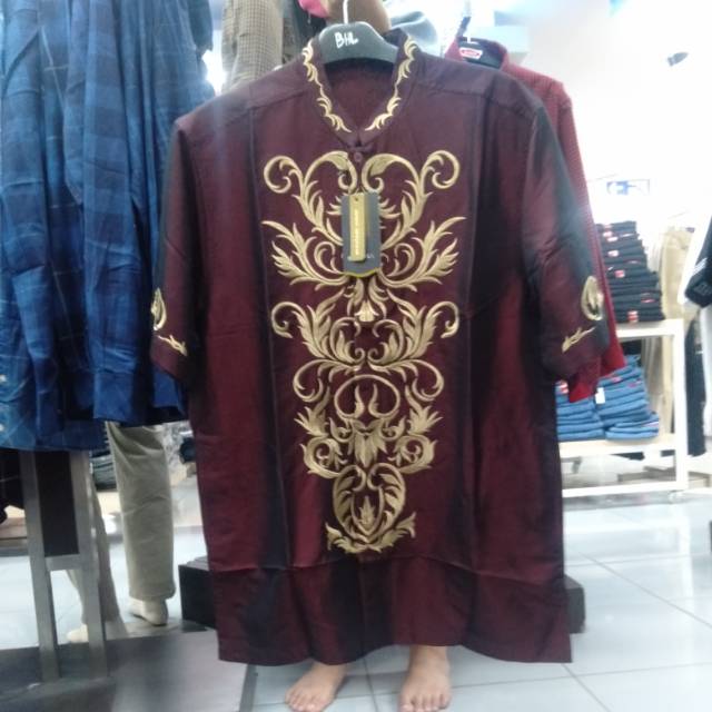 Koko Benhill lengan pendek