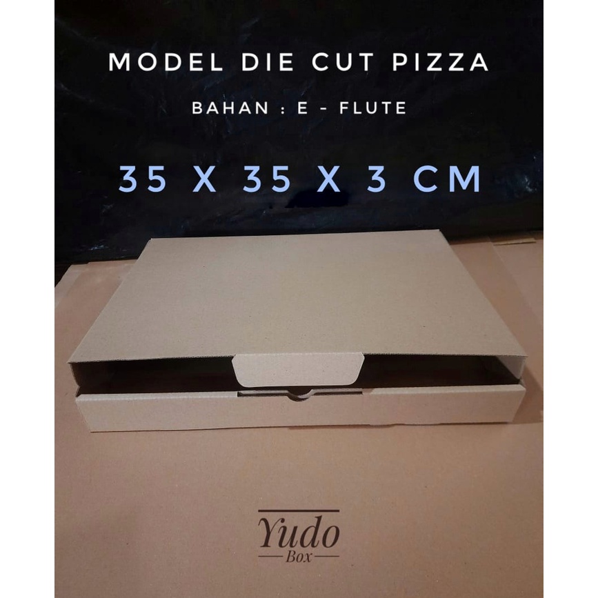 

Kardus karton uk. 35x35x3 cm...die cut box kotak Souvenir dll