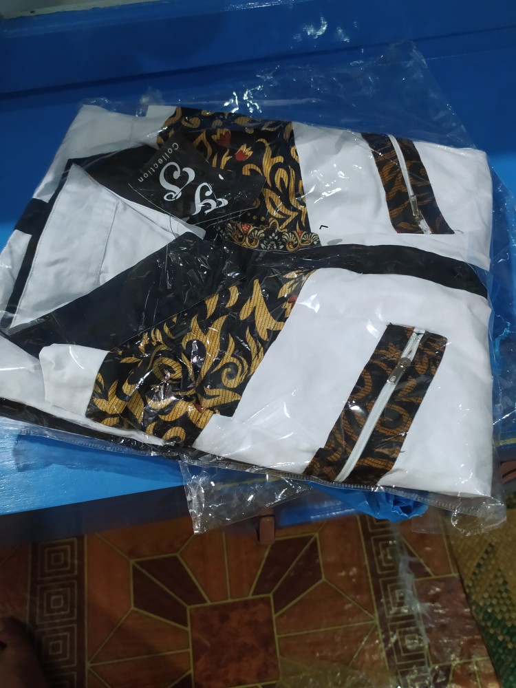 Kemeja Batik Vino Kombinasi Batik