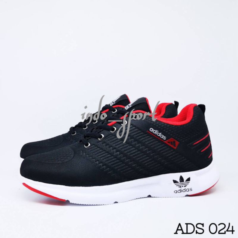 Sepatu Running Adidas Emboss