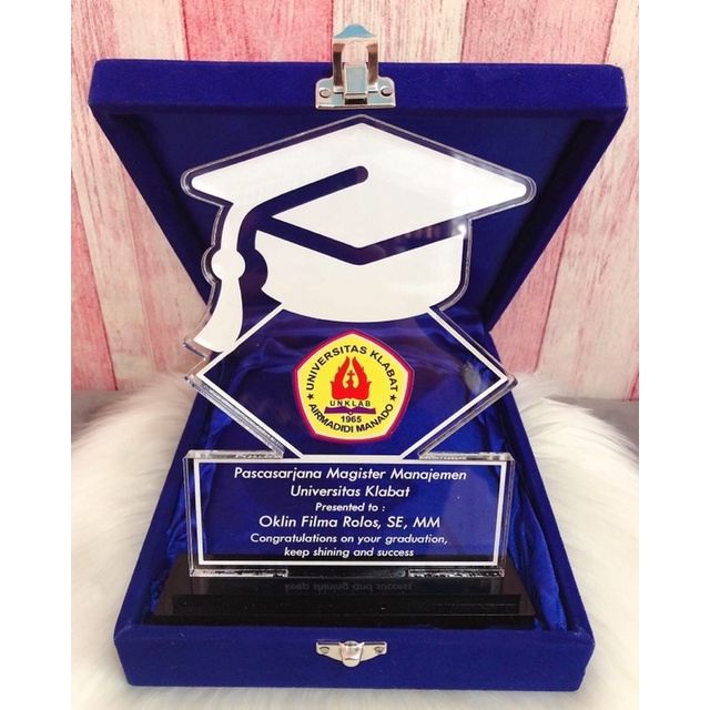 

plakat hampers gift box kado ultah kado wisuda kado wedding