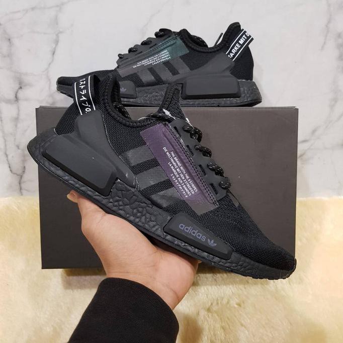 NEW PRODUK ADIDAS NMD R1 V2 CORE FULL BLACK