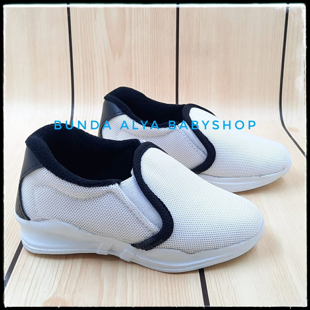 Sepatu Anak Laki Sport Usia 2 3 Tahun  Size 22 - 24 PUTIH - Sepatu Anak Cowok Balita Sport Alas Karet Anti Licin