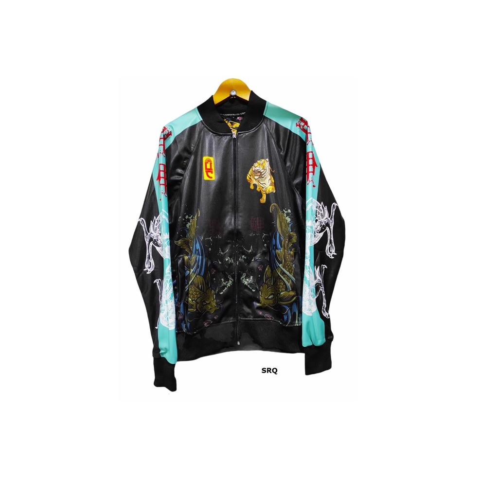 Jaket Sukajan Bahan Lotto Jacket Motif Harimau Ikan Koi Jepang Japan Warna Hitam Kombinasi Biru Muda