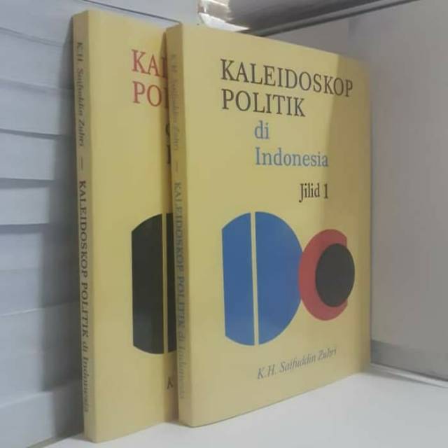 Kaleidoskop Politik di Indonesia. K.H. Saifuddin Zuhri