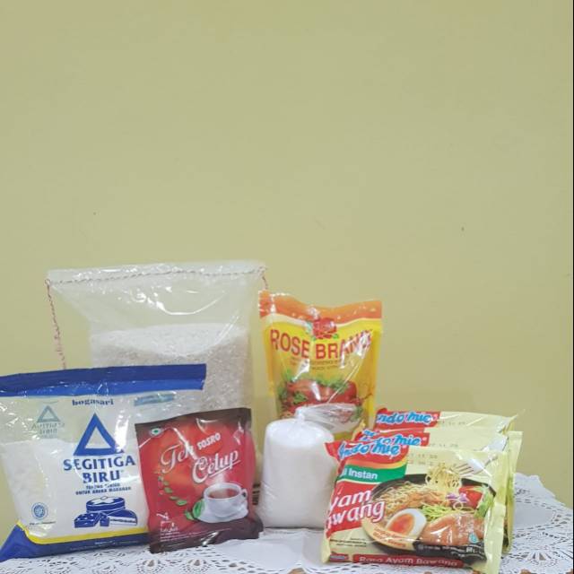 

Paket sembako murah