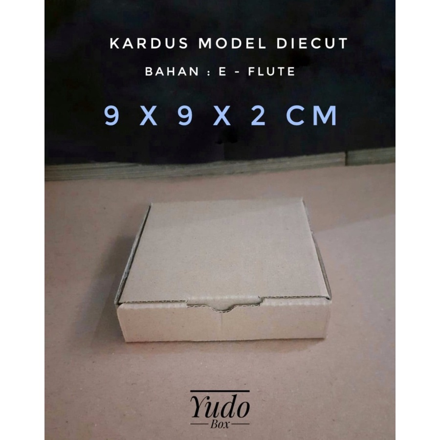 

kardus karton uk. 9 x 9 x 2 cm model diecut pizza untuk souvenir