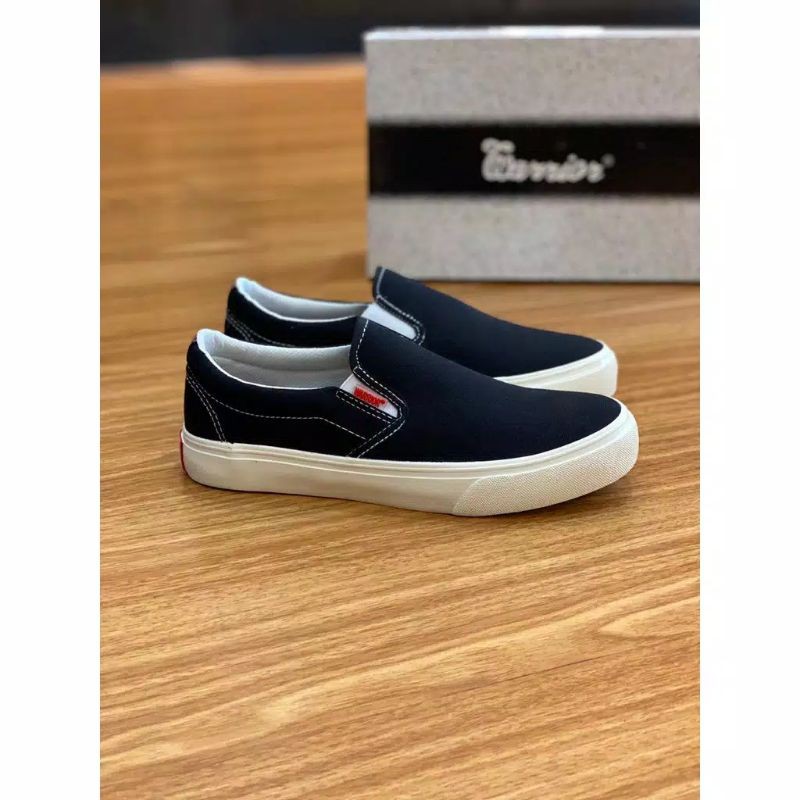 SEPATU WARRIOR ARTHUR SLIP ON ORIGINAL 100% / Warrior Shoes