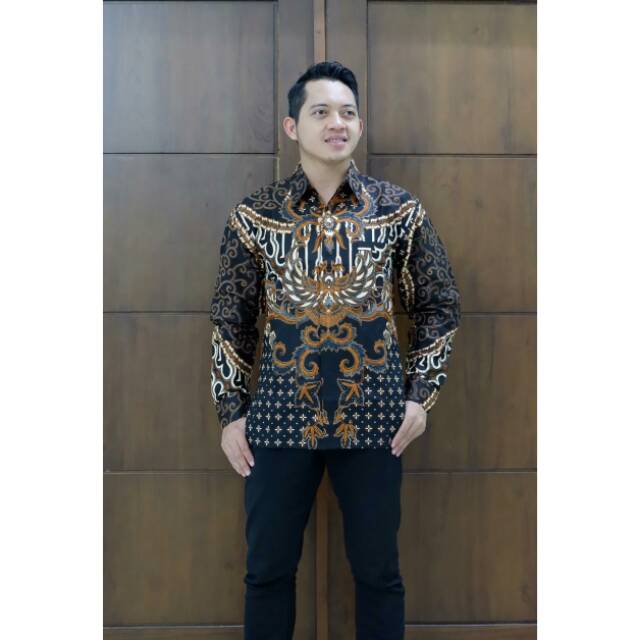 Satiya Prabu.kemeja batik modern