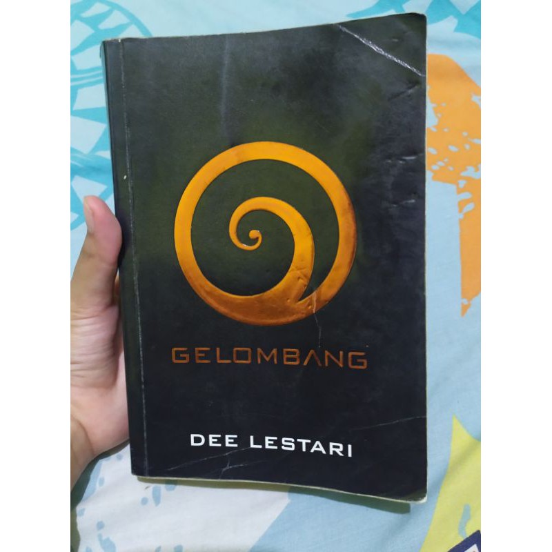 Buku Novel Dee lestari SUPERNOVA GELOMBANG(buku bekas)