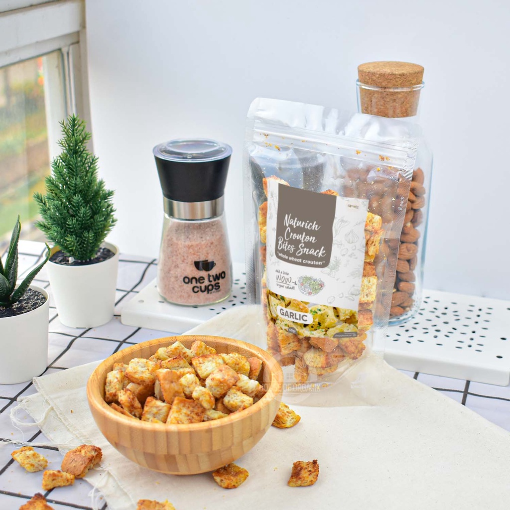 Simply Premium Crouton Bites Snack Garlic 60 Gr