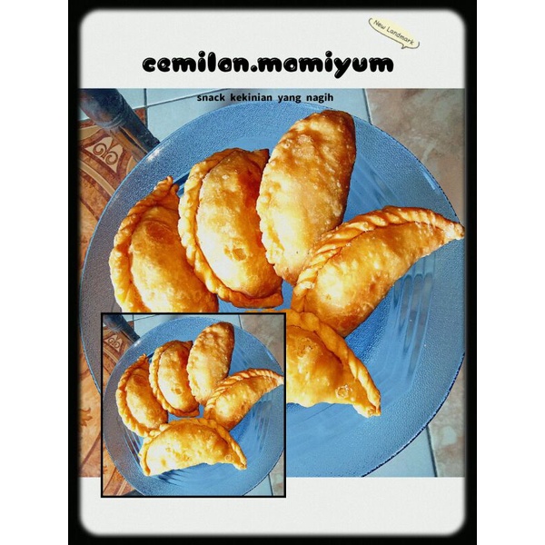 

Pastel isi telur 30 pcs per box / pastel isi ayam 30 pcs per box / pastel enak dan nikmat