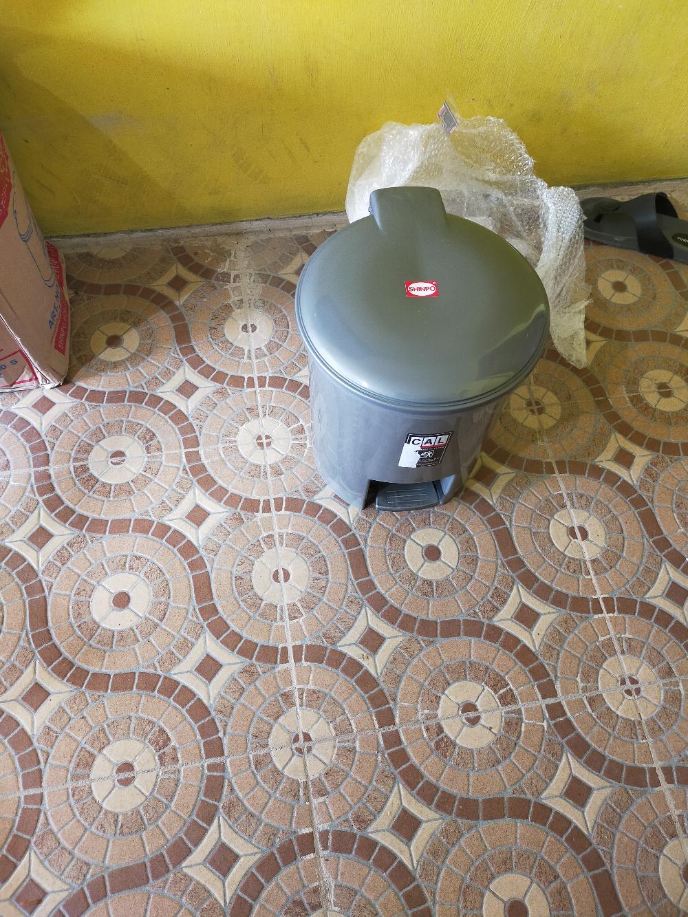 Tempat Sampah Injak + Ember 10 Liter -shinpo-