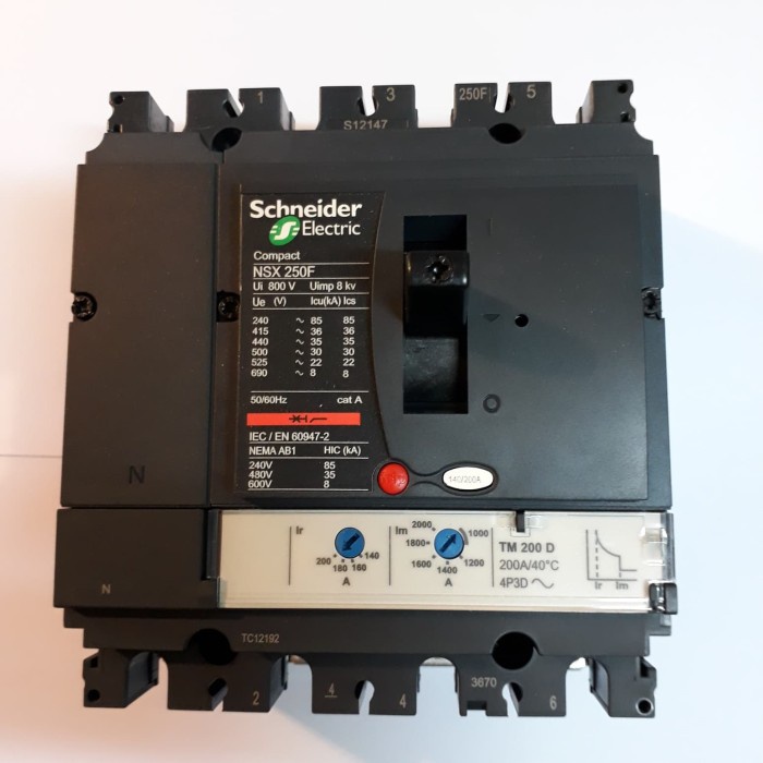 MCCB 4P 200A Schneider