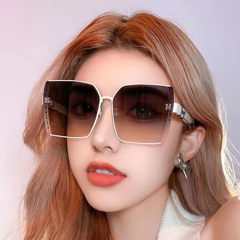 Kacamata Hitam Bentuk Kotak Oversized Bahan Metal Gaya Korea Untuk Wanita