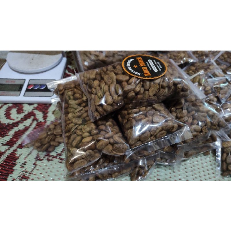 

Kacang lebaran SNACK LEBARAN. KACANG METE. KACANG BENGUK