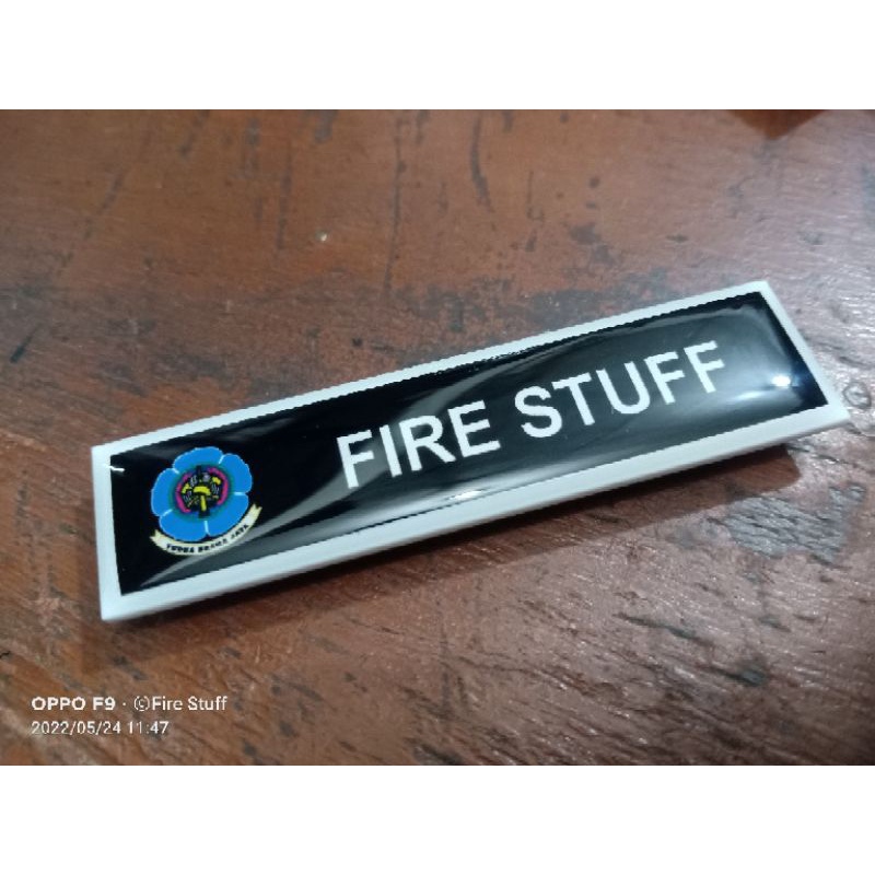 

Nametag Akrilik Logo