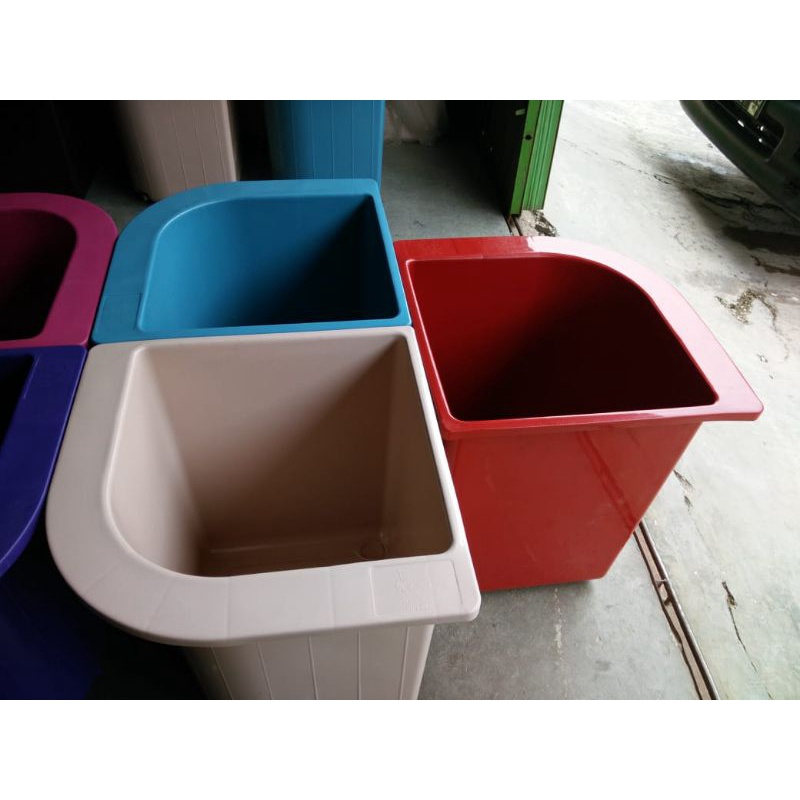 Bak Air Plastik Sudut Kecil Polos (BACA DESKRIPSI)