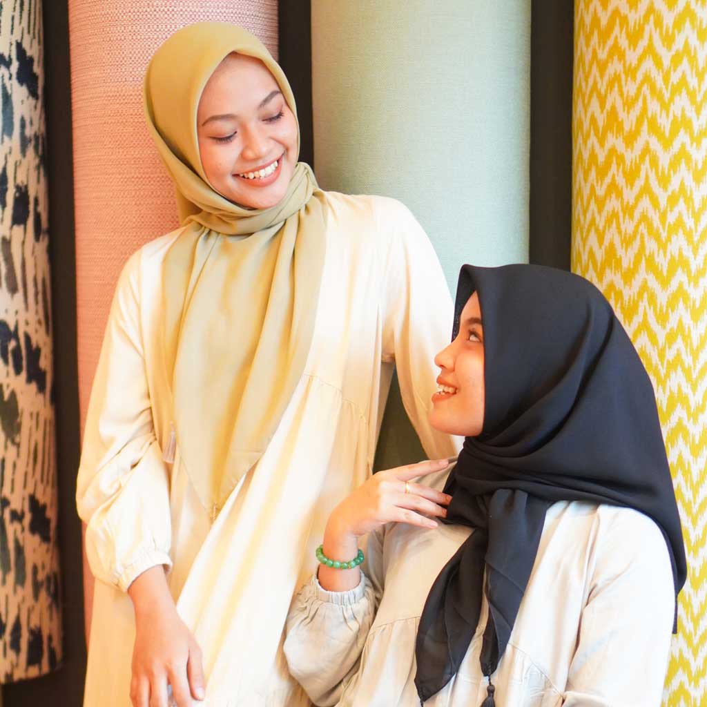 BUGIS HIJAB - BELLA SQUARE TASSEL - HIJAB SEGI EMPAT BAHAN BERKUALITAS TINGGI