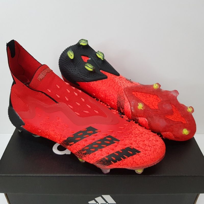 Sepatu Bola Adidas Predator Freak+ Red