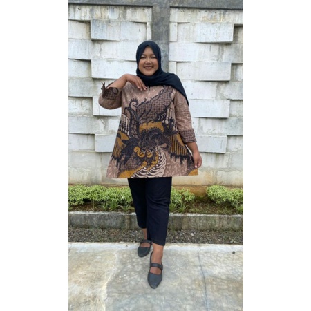 TUNIK JUMBO BIGSIZE 3L 4L 5L XXXXXL LD 120 130 140 LENGAN BELAH VARIASI SUPPORT BUSUI RISLETING DEPAN BATIK MOTIF ABU DAN MOCCA