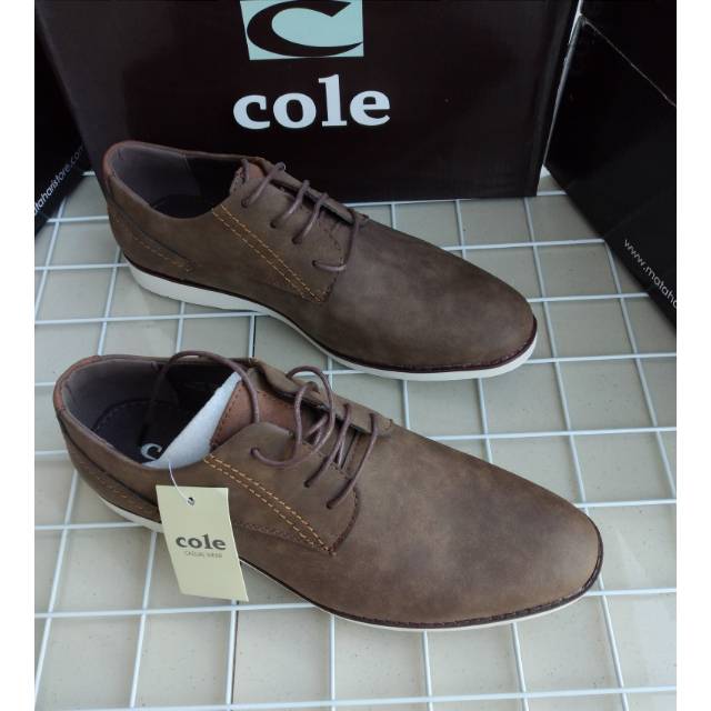 Sepatu tali pria Cole Brand Matahari