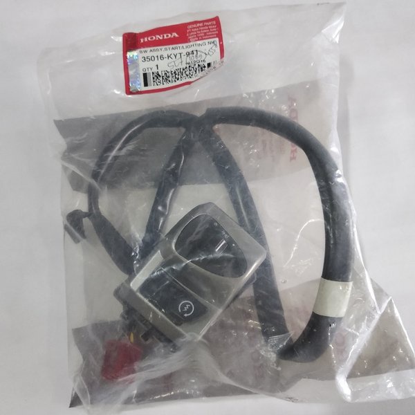 HOLDER SCOOPY KARBU HOLDER KANAN SCOOPY SAKLAR LAMPU SCOOPY 35016-KYT-941