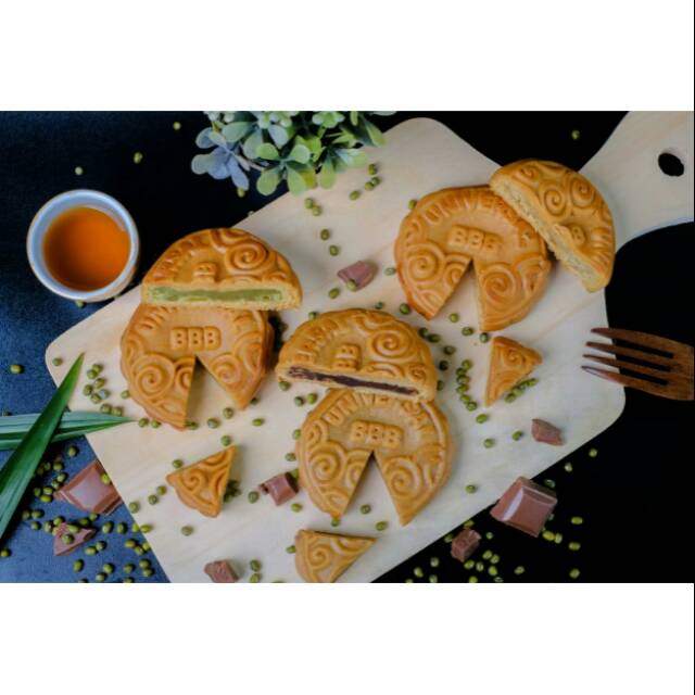 

Kue Bulan / Mooncake / Moon Cake / Universal / Tanpa Harga di Kemasan