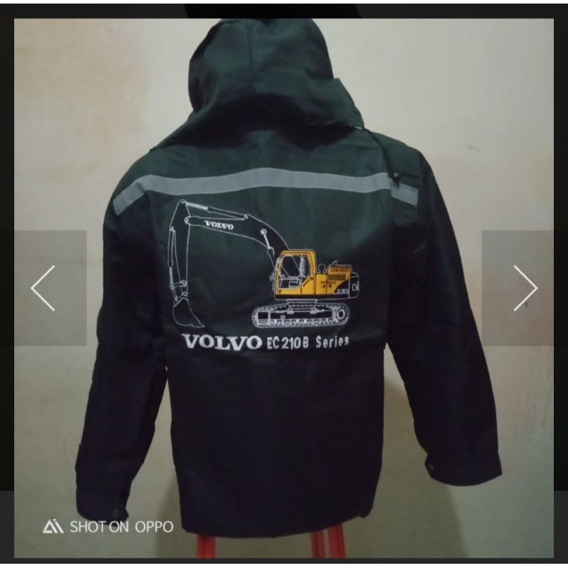 jaket pria volvo beco/jaket volvo excavator Hitam M L XL