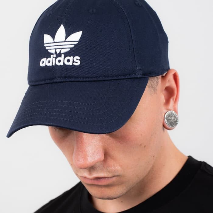 topi adidas trefoil