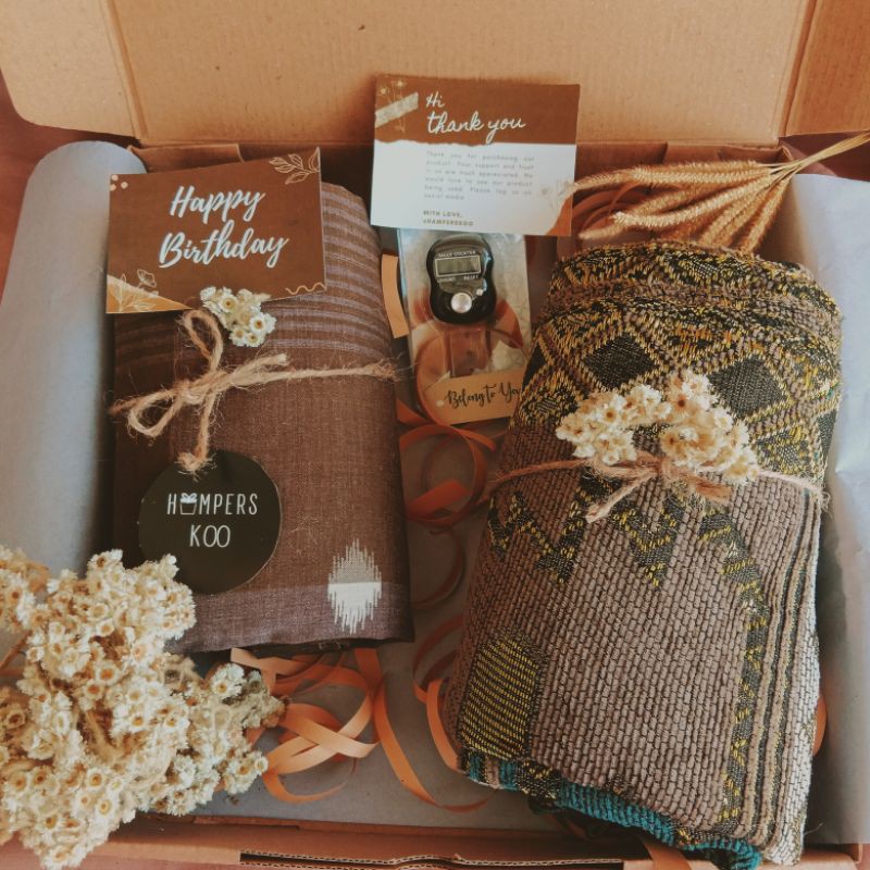 

Gift Box Cowok / Hampers Cowok / Hampers Alat Sholat / Kado Cowok