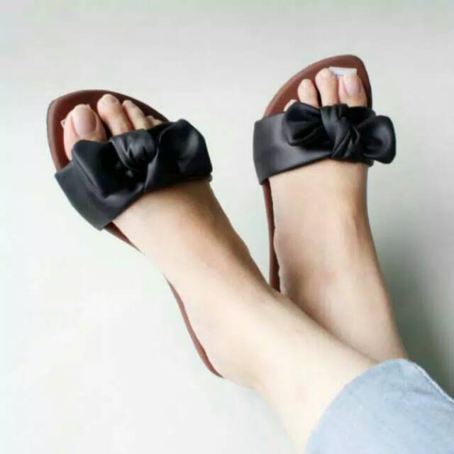 Sandal Teplek Pita Hitam