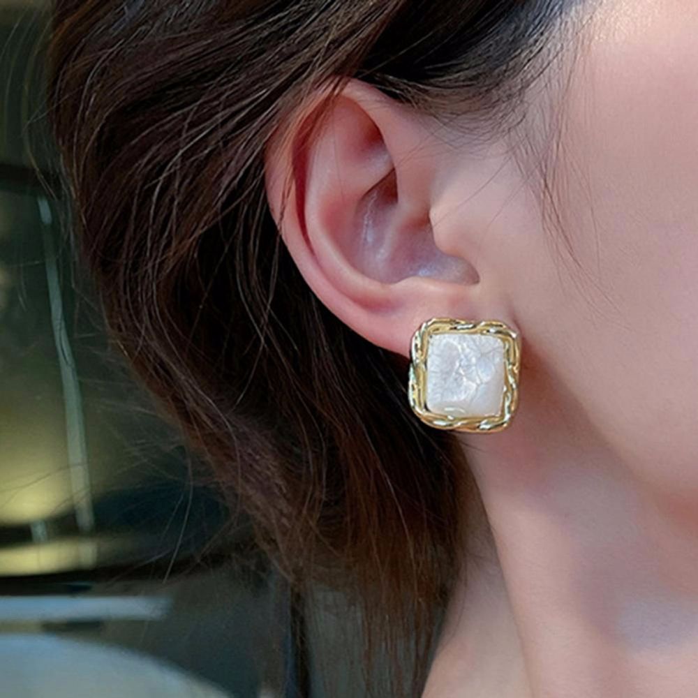 Needway  Exquisite Stud Earrings Korean Twist Shape Square Earrings Sweet Alloy Retro Girls Acrylic Jewelry Accessories/Multicolor