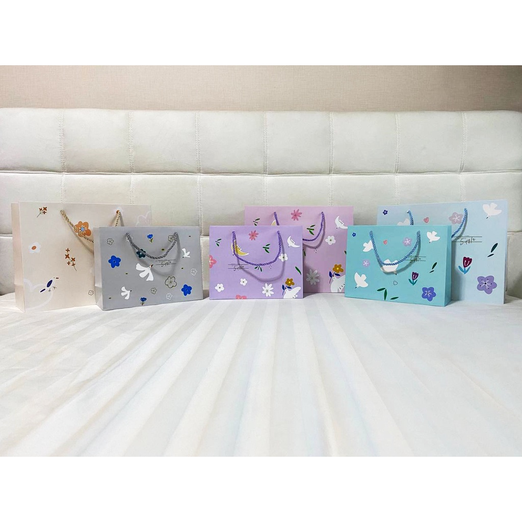 

Paper Bag motif burung style bird / Tas Kado / Shopping bag