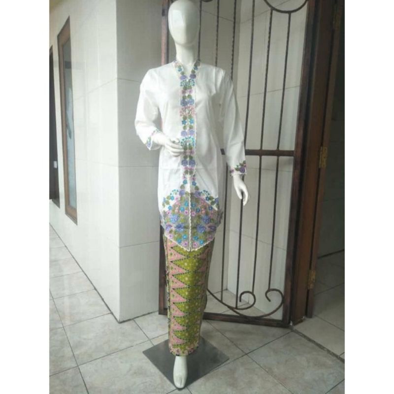 kebaya encim modern lengan panjang.kebaya encim tunik.