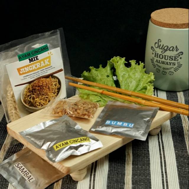 

MIE JINGKRAK AYAM CINCANG