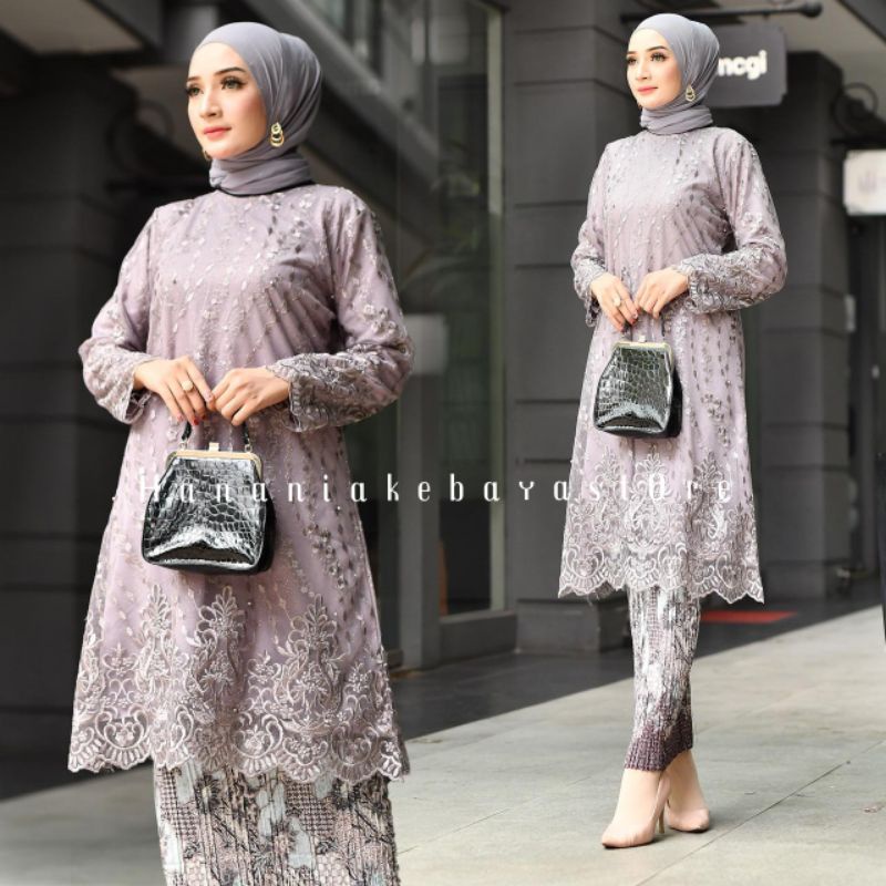 KEBAYA TUNIK MODERN / KEBAYA WISUDA / KEBAYA MODERN / KEBAYA PESTA / KEBAYA KONDANGAN / KEBAYA PENGANTIN / KEBAYA LAMARAN / KEBAYA AKAD / KEBAYA MUSLIM / KEBAYA TRADISIONAL / KEBAYA TERBARU / KEBAYA KEKINIAN / OUTFIT KEBAYA MODERN / KEBAYA MEWAH / KEBAYA