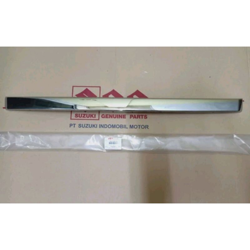 List Kap mesin / Garnish Cap mesin APV lama / APV th 2005 chrome Original
