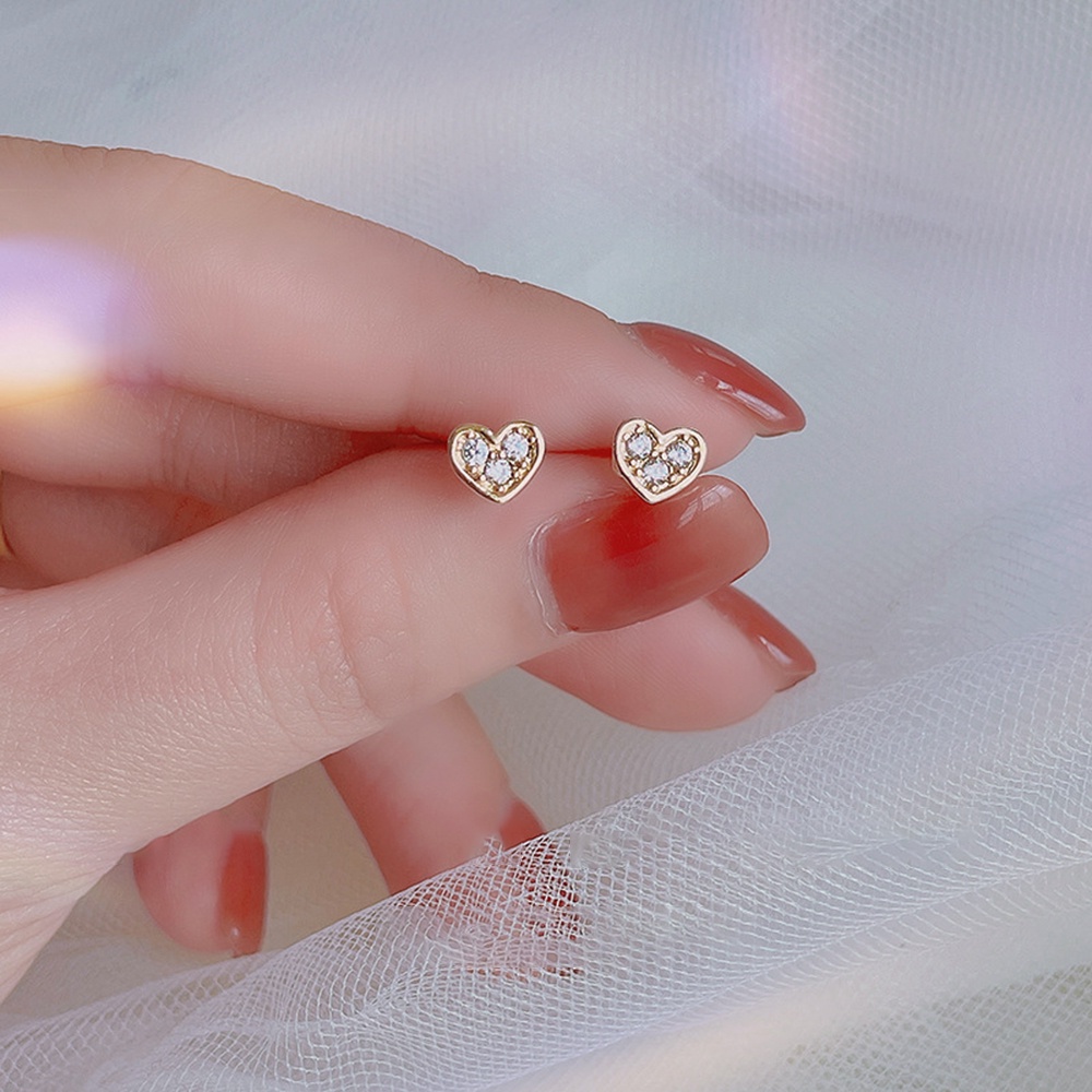 1 Pasang Anting Tusuk Berlian Bentuk Hati Mini Untuk Wanita