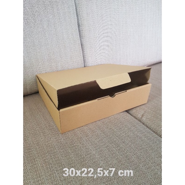 

Kardus Box uk. 30x22,5x7 cm.Kotak Karton Die Cut