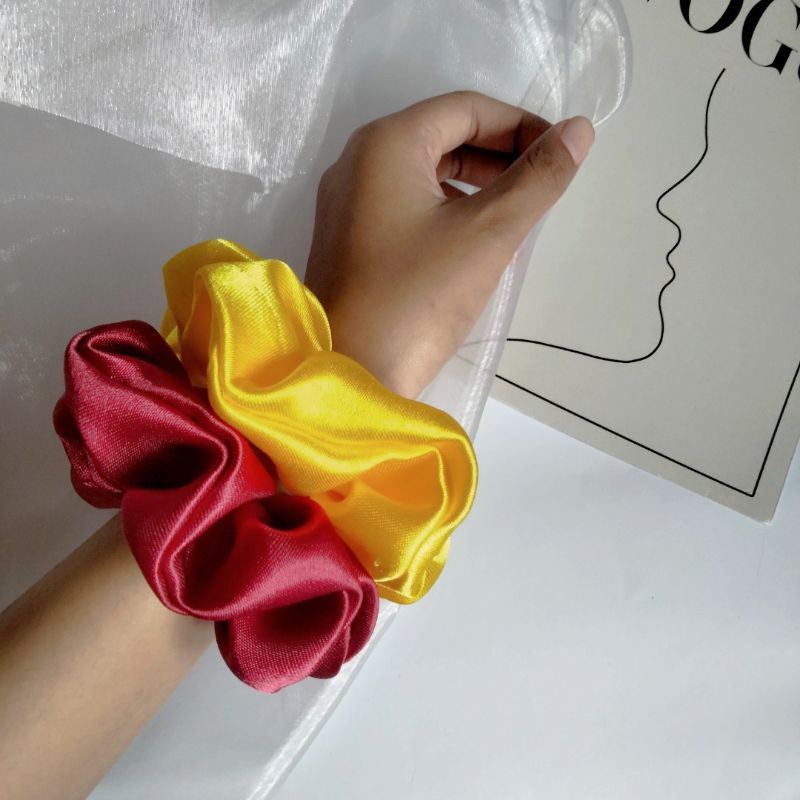 Scrunchie Satin Silk Kunciran Merah Kuning Cepol Jilbab Anti Pusing Dan Rontok