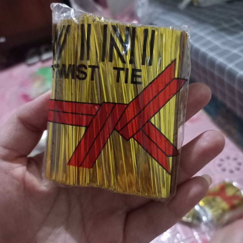 

Kawat Pengikat Souvenir Twist Tie Metalik SIAP PAKAI