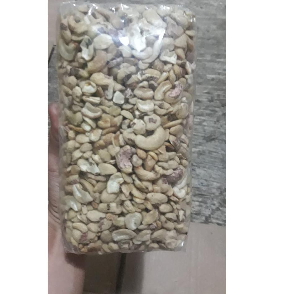 

●●● Kacang mede pecahan 2,4,6 berat 1kg mentah mede menir mede patahan mede remukan new