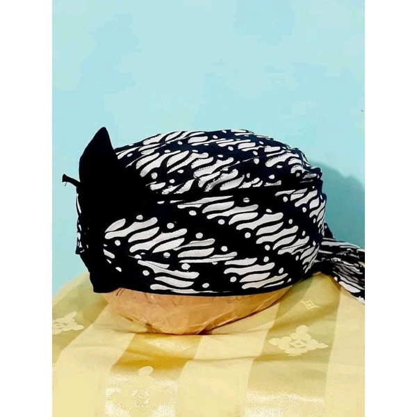 Udeng Sunda Jadi Iket Kepala