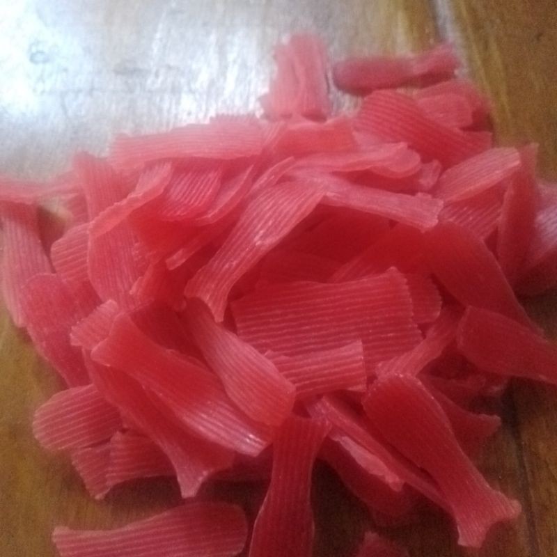 

kerupuk mentah bentuk ikan