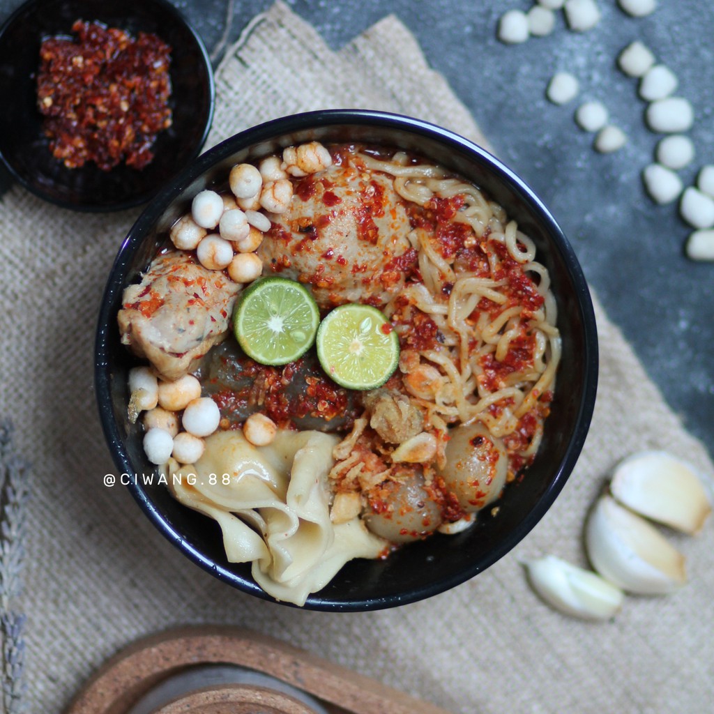 

Baso Aci Tulang Rawan dan Bawang Khas Bandung (Ciwang Besar)