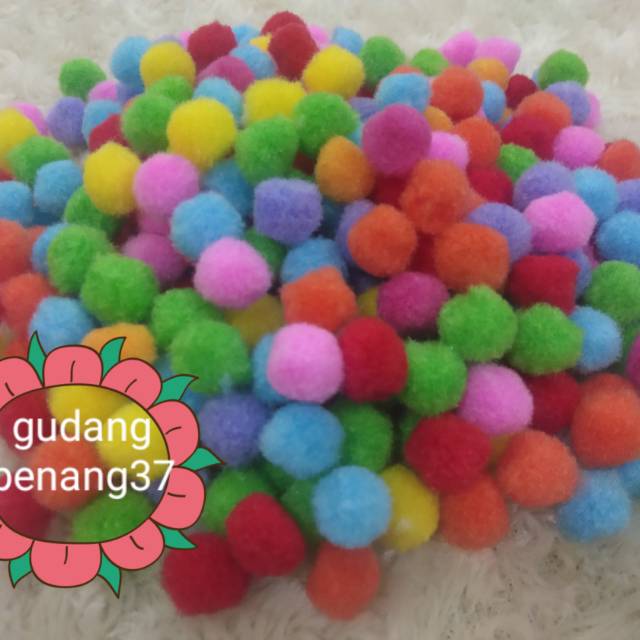 Pom pom polos 15mm 18mm 25mm